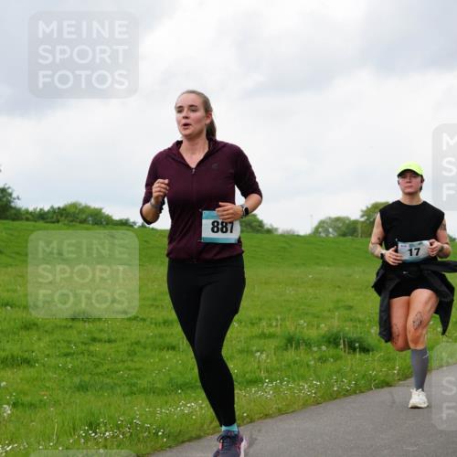 05.05.2024 - 7. Wedeler Halbmarathon Fuchs,  Jonas http://msf.ph/oto/6234884 05.05.2024 11:21:54 Laufen 887, 24, 17 meine-sportfotos.de