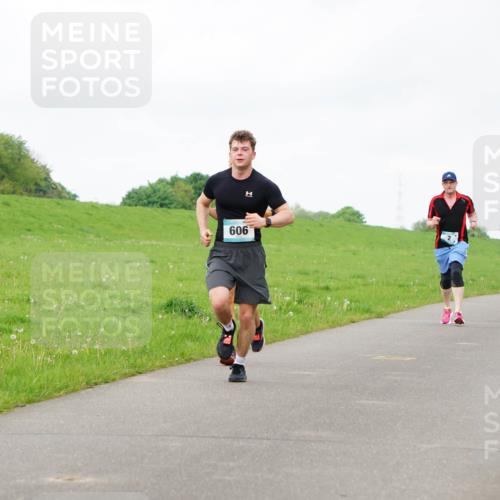 05.05.2024 - 7. Wedeler Halbmarathon Fuchs,  Jonas http://msf.ph/oto/6234917 05.05.2024 11:22:01 Laufen 909 meine-sportfotos.de