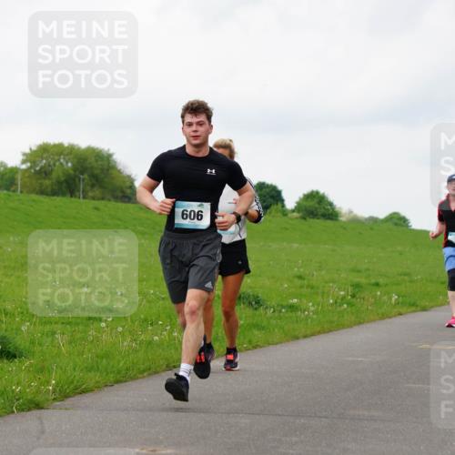 05.05.2024 - 7. Wedeler Halbmarathon Fuchs,  Jonas http://msf.ph/oto/6234926 05.05.2024 11:22:02 Laufen 909 meine-sportfotos.de