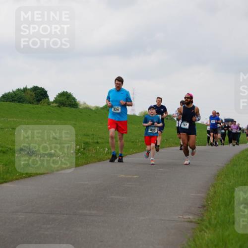 05.05.2024 - 7. Wedeler Halbmarathon Fuchs,  Jonas http://msf.ph/oto/6234973 05.05.2024 11:22:10 Laufen 824, 825, 147 meine-sportfotos.de
