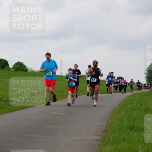 05.05.2024 - 7. Wedeler Halbmarathon Fuchs,  Jonas http://msf.ph/oto/6234975 05.05.2024 11:22:10 Laufen 824, 825, 147 meine-sportfotos.de