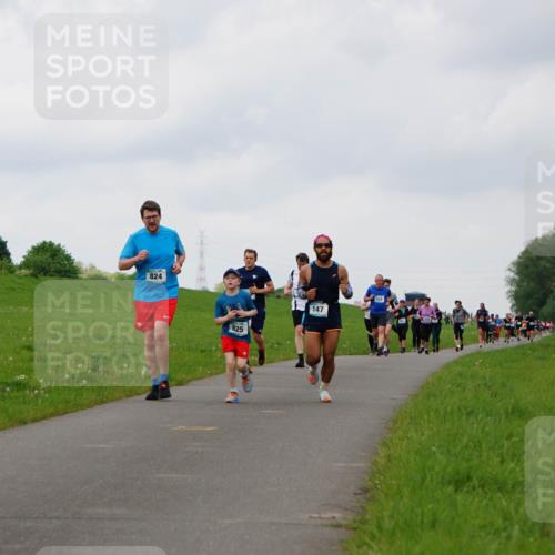 05.05.2024 - 7. Wedeler Halbmarathon Fuchs,  Jonas http://msf.ph/oto/6234976 05.05.2024 11:22:10 Laufen 824, 825, 147 meine-sportfotos.de