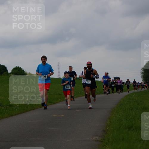 05.05.2024 - 7. Wedeler Halbmarathon Fuchs,  Jonas http://msf.ph/oto/6234978 05.05.2024 11:22:10 Laufen 824, 825, 147 meine-sportfotos.de