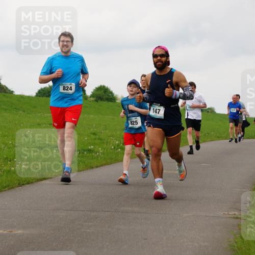 05.05.2024 - 7. Wedeler Halbmarathon Fuchs,  Jonas http://msf.ph/oto/6235000 05.05.2024 11:22:14 Laufen 824, 825, 147, 26, 529 meine-sportfotos.de