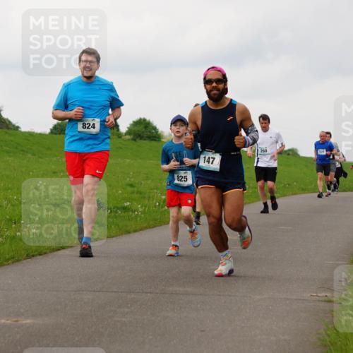 05.05.2024 - 7. Wedeler Halbmarathon Fuchs,  Jonas http://msf.ph/oto/6235001 05.05.2024 11:22:14 Laufen 824, 825, 147, 15, 260, 529 meine-sportfotos.de