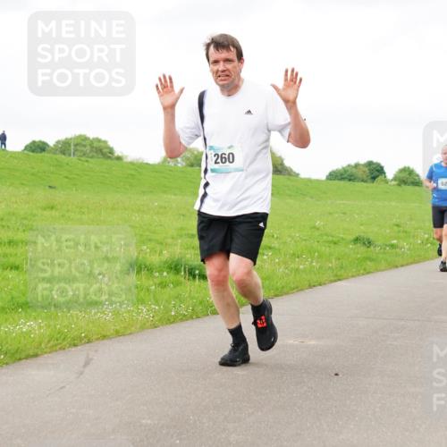05.05.2024 - 7. Wedeler Halbmarathon Fuchs,  Jonas http://msf.ph/oto/6235022 05.05.2024 11:22:21 Laufen 260, 529, 860 meine-sportfotos.de