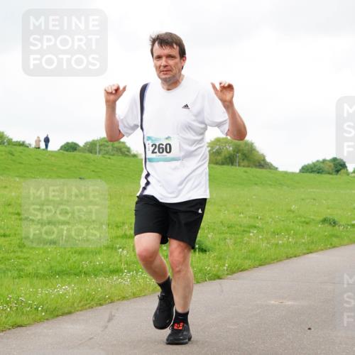 05.05.2024 - 7. Wedeler Halbmarathon Fuchs,  Jonas http://msf.ph/oto/6235025 05.05.2024 11:22:22 Laufen 260, 529 meine-sportfotos.de