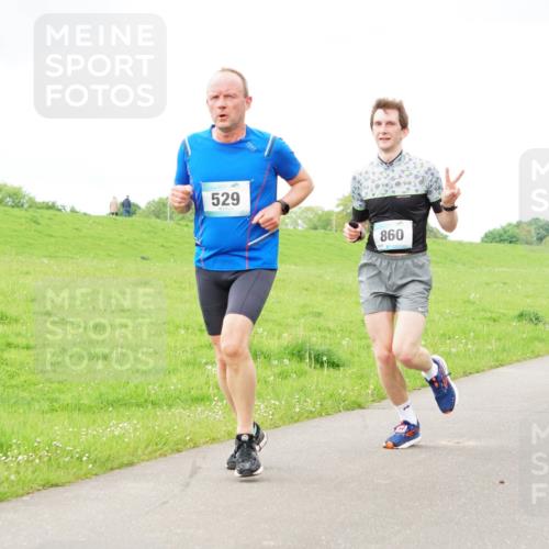 05.05.2024 - 7. Wedeler Halbmarathon Fuchs,  Jonas http://msf.ph/oto/6235044 05.05.2024 11:22:25 Laufen 529, 860 meine-sportfotos.de