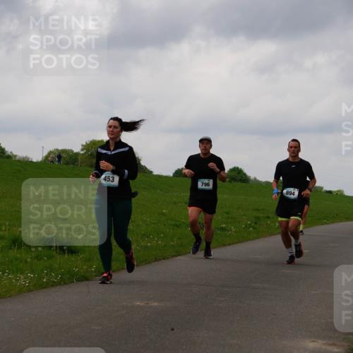 05.05.2024 - 7. Wedeler Halbmarathon Fuchs,  Jonas http://msf.ph/oto/6235138 05.05.2024 11:22:50 Laufen 453, 796, 894 meine-sportfotos.de