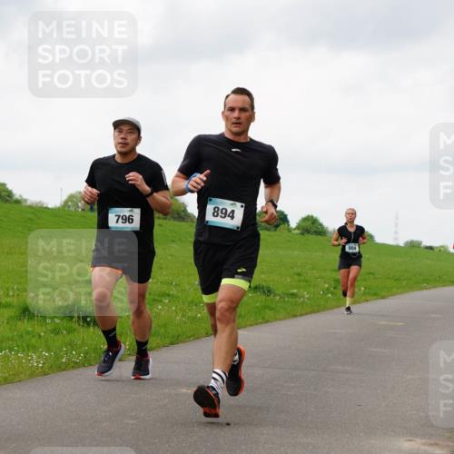 05.05.2024 - 7. Wedeler Halbmarathon Fuchs,  Jonas http://msf.ph/oto/6235149 05.05.2024 11:22:52 Laufen 453, 796, 894, 804 meine-sportfotos.de