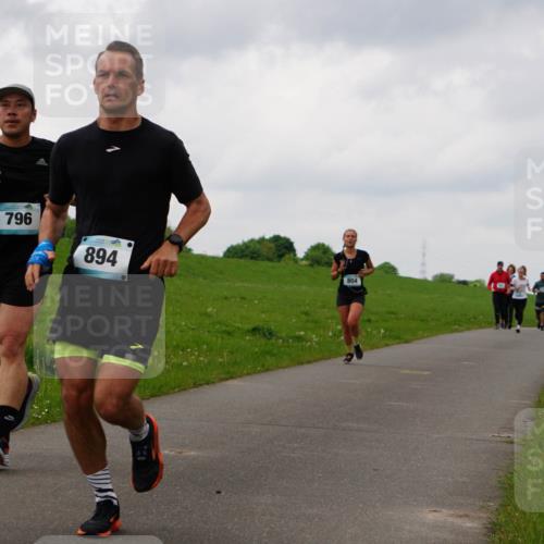 05.05.2024 - 7. Wedeler Halbmarathon Fuchs,  Jonas http://msf.ph/oto/6235153 05.05.2024 11:22:53 Laufen 796, 894, 804 meine-sportfotos.de