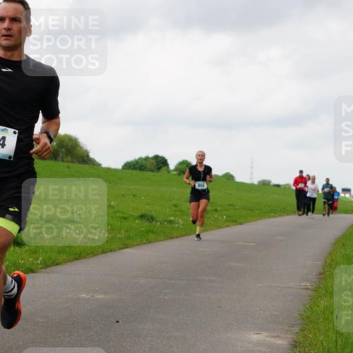 05.05.2024 - 7. Wedeler Halbmarathon Fuchs,  Jonas http://msf.ph/oto/6235155 05.05.2024 11:22:53 Laufen 796, 894, 804 meine-sportfotos.de