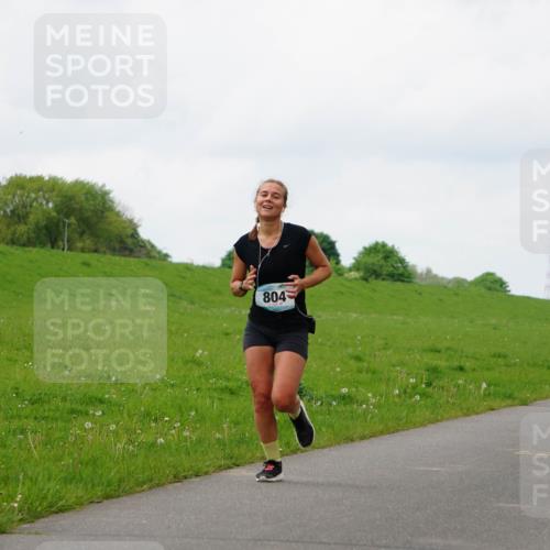 05.05.2024 - 7. Wedeler Halbmarathon Fuchs,  Jonas http://msf.ph/oto/6235161 05.05.2024 11:22:55 Laufen 804 meine-sportfotos.de