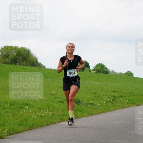 05.05.2024 - 7. Wedeler Halbmarathon Fuchs,  Jonas http://msf.ph/oto/6235162 05.05.2024 11:22:55 Laufen 804 meine-sportfotos.de