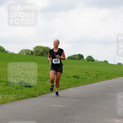 05.05.2024 - 7. Wedeler Halbmarathon Fuchs,  Jonas http://msf.ph/oto/6235167 05.05.2024 11:22:56 Laufen 804 meine-sportfotos.de