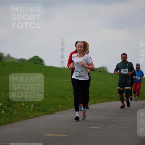 05.05.2024 - 7. Wedeler Halbmarathon Fuchs,  Jonas http://msf.ph/oto/6235174 05.05.2024 11:22:59 Laufen 71, 749 meine-sportfotos.de