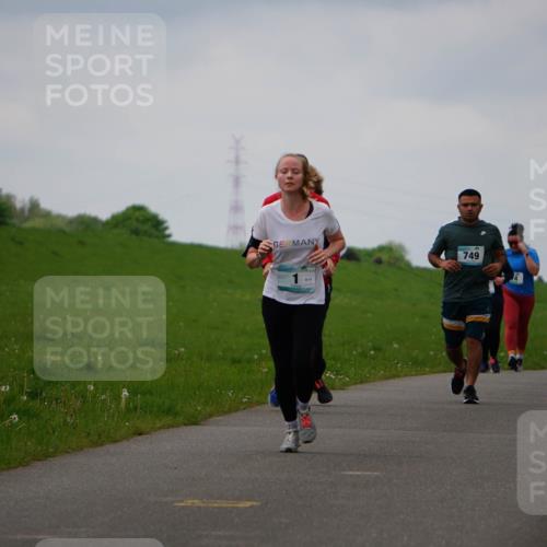 05.05.2024 - 7. Wedeler Halbmarathon Fuchs,  Jonas http://msf.ph/oto/6235176 05.05.2024 11:22:59 Laufen 71, 749, 118 meine-sportfotos.de