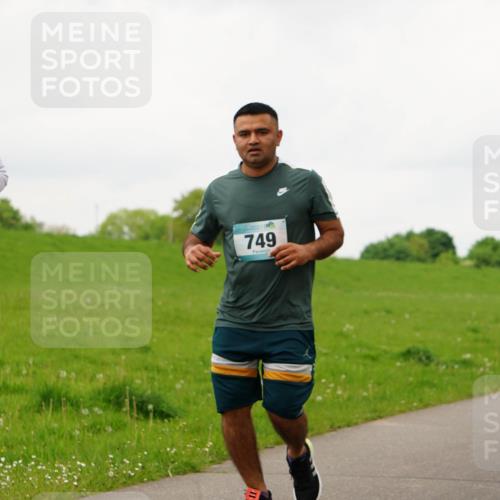 05.05.2024 - 7. Wedeler Halbmarathon Fuchs,  Jonas http://msf.ph/oto/6235233 05.05.2024 11:23:13 Laufen 500, 749, 101 meine-sportfotos.de