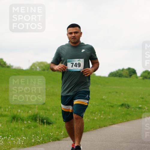 05.05.2024 - 7. Wedeler Halbmarathon Fuchs,  Jonas http://msf.ph/oto/6235234 05.05.2024 11:23:13 Laufen 749 meine-sportfotos.de