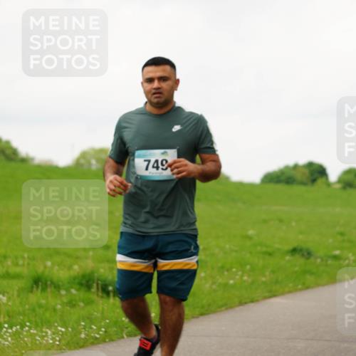 05.05.2024 - 7. Wedeler Halbmarathon Fuchs,  Jonas http://msf.ph/oto/6235236 05.05.2024 11:23:13 Laufen 749 meine-sportfotos.de