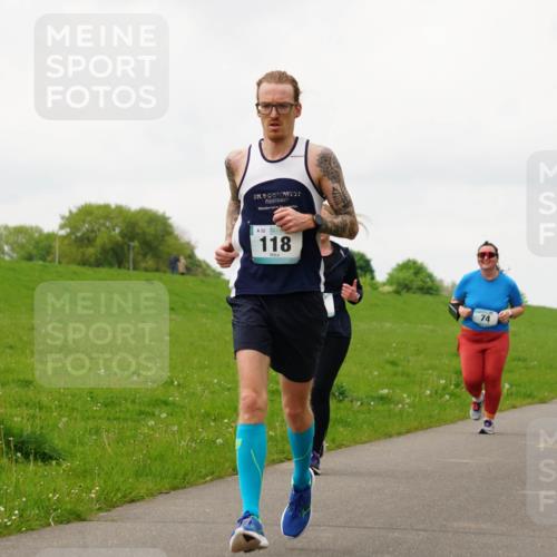 05.05.2024 - 7. Wedeler Halbmarathon Fuchs,  Jonas http://msf.ph/oto/6235248 05.05.2024 11:23:16 Laufen 327, 118, 74 meine-sportfotos.de