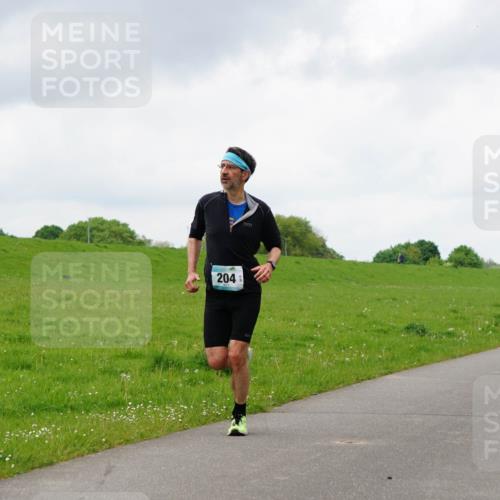 05.05.2024 - 7. Wedeler Halbmarathon Fuchs,  Jonas http://msf.ph/oto/6235355 05.05.2024 11:23:45 Laufen 204 meine-sportfotos.de