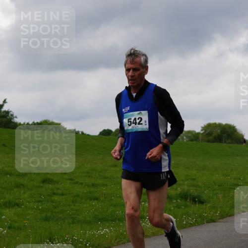 05.05.2024 - 7. Wedeler Halbmarathon Fuchs,  Jonas http://msf.ph/oto/6235398 05.05.2024 11:23:55 Laufen 7, 10, 542 meine-sportfotos.de