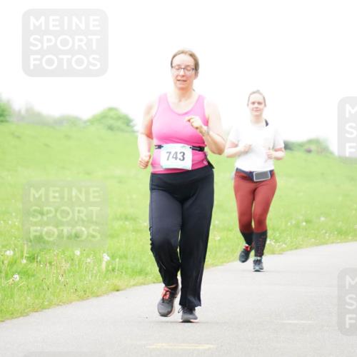 05.05.2024 - 7. Wedeler Halbmarathon Fuchs,  Jonas http://msf.ph/oto/6235438 05.05.2024 11:24:07 Laufen 743, 906 meine-sportfotos.de