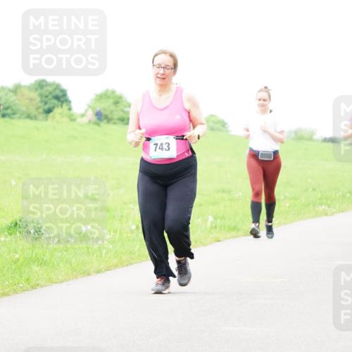 05.05.2024 - 7. Wedeler Halbmarathon Fuchs,  Jonas http://msf.ph/oto/6235446 05.05.2024 11:24:09 Laufen 743, 906 meine-sportfotos.de