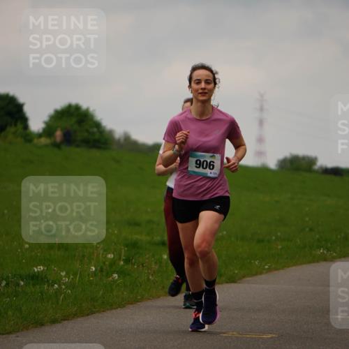 05.05.2024 - 7. Wedeler Halbmarathon Fuchs,  Jonas http://msf.ph/oto/6235451 05.05.2024 11:24:12 Laufen 3, 906, 131 meine-sportfotos.de