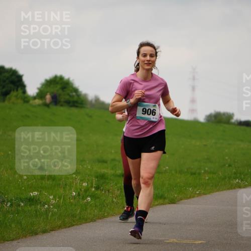 05.05.2024 - 7. Wedeler Halbmarathon Fuchs,  Jonas http://msf.ph/oto/6235452 05.05.2024 11:24:12 Laufen 3, 906, 131 meine-sportfotos.de