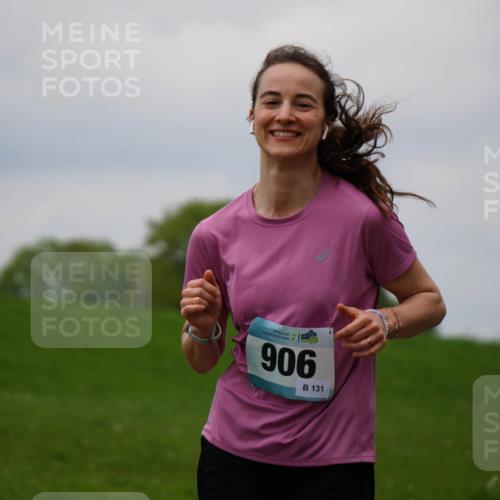 05.05.2024 - 7. Wedeler Halbmarathon Fuchs,  Jonas http://msf.ph/oto/6235479 05.05.2024 11:24:16 Laufen 906, 131 meine-sportfotos.de