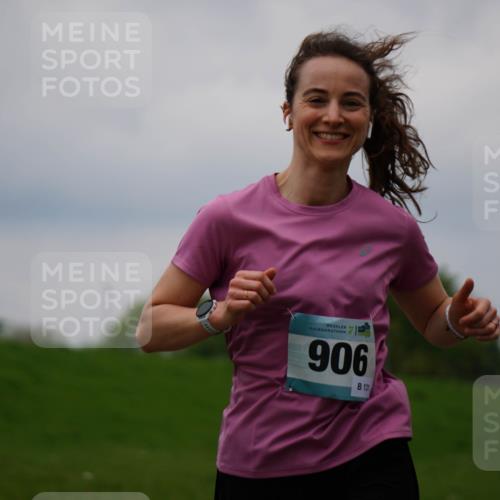 05.05.2024 - 7. Wedeler Halbmarathon Fuchs,  Jonas http://msf.ph/oto/6235481 05.05.2024 11:24:16 Laufen 906, 131 meine-sportfotos.de