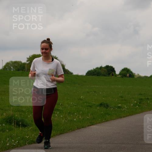 05.05.2024 - 7. Wedeler Halbmarathon Fuchs,  Jonas http://msf.ph/oto/6235488 05.05.2024 11:24:19 Laufen 710 meine-sportfotos.de