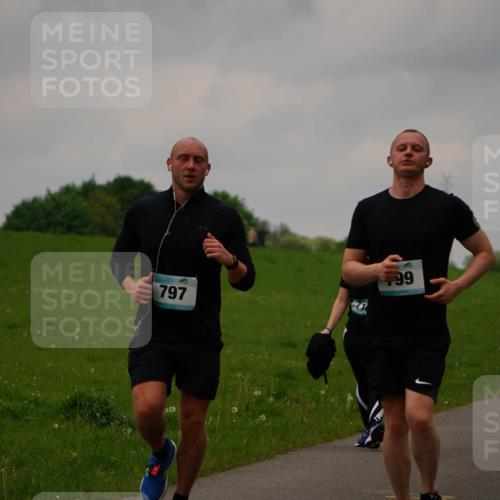 05.05.2024 - 7. Wedeler Halbmarathon Fuchs,  Jonas http://msf.ph/oto/6235495 05.05.2024 11:24:25 Laufen 664, 797 meine-sportfotos.de