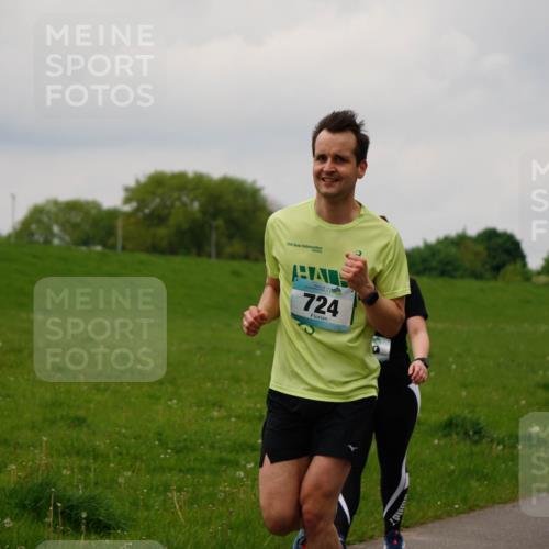 05.05.2024 - 7. Wedeler Halbmarathon Fuchs,  Jonas http://msf.ph/oto/6235523 05.05.2024 11:24:32 Laufen 724 meine-sportfotos.de