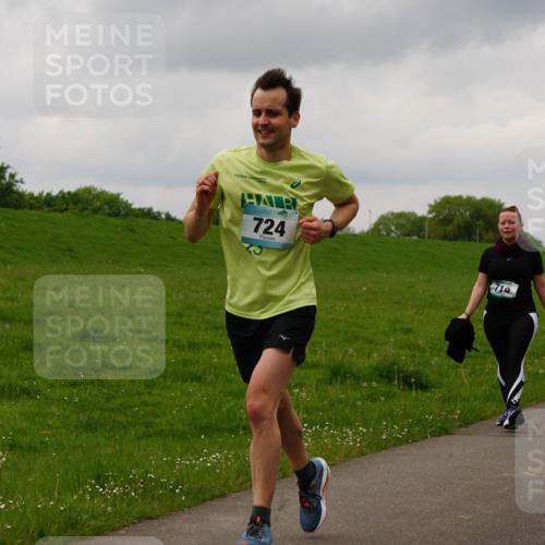 05.05.2024 - 7. Wedeler Halbmarathon Fuchs,  Jonas http://msf.ph/oto/6235524 05.05.2024 11:24:33 Laufen 724, 710 meine-sportfotos.de