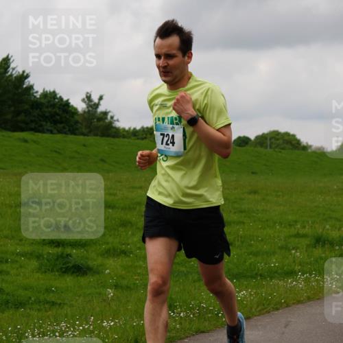 05.05.2024 - 7. Wedeler Halbmarathon Fuchs,  Jonas http://msf.ph/oto/6235527 05.05.2024 11:24:33 Laufen 724, 710 meine-sportfotos.de