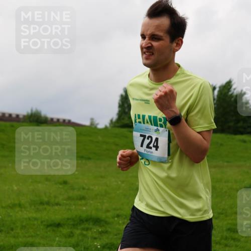 05.05.2024 - 7. Wedeler Halbmarathon Fuchs,  Jonas http://msf.ph/oto/6235532 05.05.2024 11:24:34 Laufen 724 meine-sportfotos.de