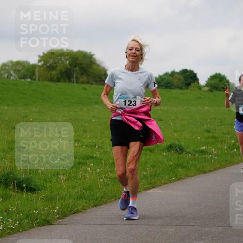05.05.2024 - 7. Wedeler Halbmarathon Fuchs,  Jonas http://msf.ph/oto/6235539 05.05.2024 11:24:38 Laufen 123, 628 meine-sportfotos.de
