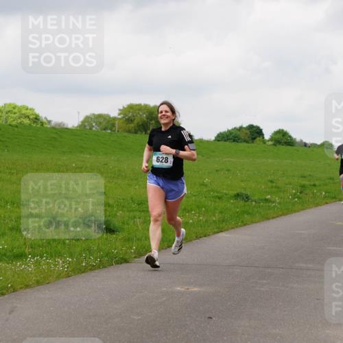 05.05.2024 - 7. Wedeler Halbmarathon Fuchs,  Jonas http://msf.ph/oto/6235546 05.05.2024 11:24:41 Laufen 628, 558, 613 meine-sportfotos.de