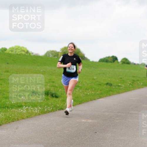 05.05.2024 - 7. Wedeler Halbmarathon Fuchs,  Jonas http://msf.ph/oto/6235548 05.05.2024 11:24:41 Laufen 828 meine-sportfotos.de