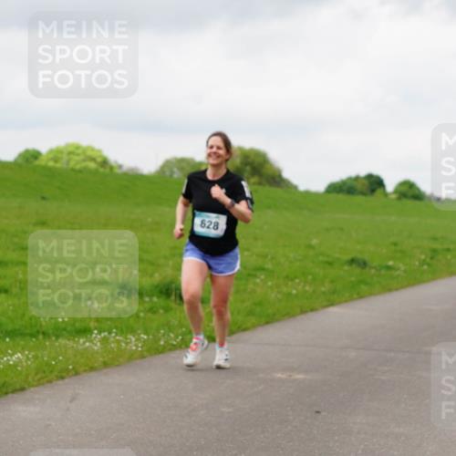 05.05.2024 - 7. Wedeler Halbmarathon Fuchs,  Jonas http://msf.ph/oto/6235550 05.05.2024 11:24:42 Laufen 628 meine-sportfotos.de