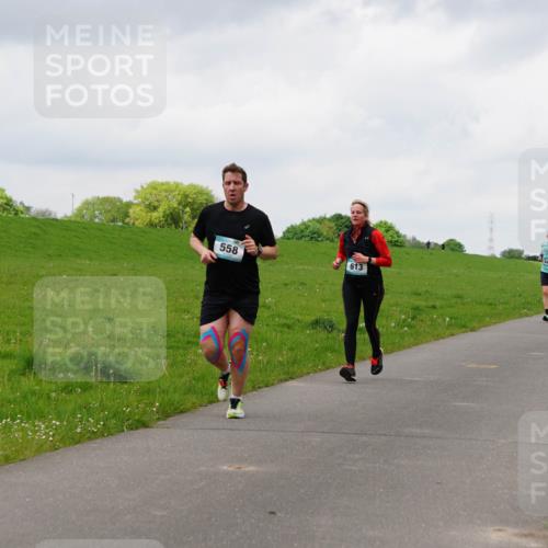 05.05.2024 - 7. Wedeler Halbmarathon Fuchs,  Jonas http://msf.ph/oto/6235576 05.05.2024 11:24:47 Laufen 558, 613 meine-sportfotos.de