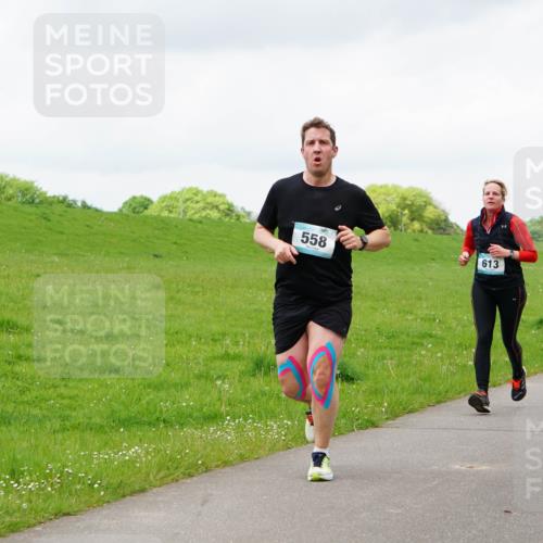 05.05.2024 - 7. Wedeler Halbmarathon Fuchs,  Jonas http://msf.ph/oto/6235587 05.05.2024 11:24:49 Laufen 558, 613 meine-sportfotos.de