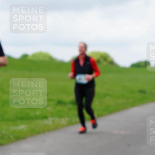 05.05.2024 - 7. Wedeler Halbmarathon Fuchs,  Jonas http://msf.ph/oto/6235592 05.05.2024 11:24:50 Laufen 554 meine-sportfotos.de