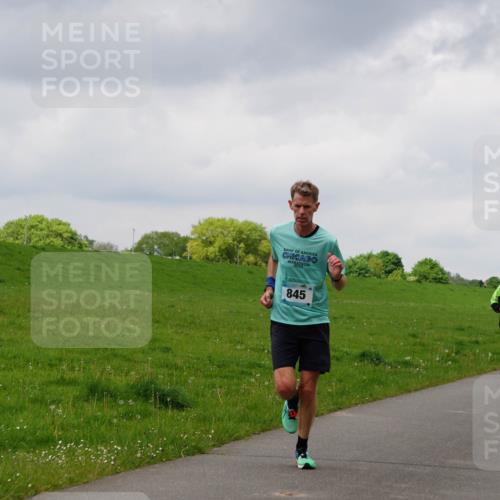 05.05.2024 - 7. Wedeler Halbmarathon Fuchs,  Jonas http://msf.ph/oto/6235610 05.05.2024 11:24:55 Laufen 845, 890 meine-sportfotos.de
