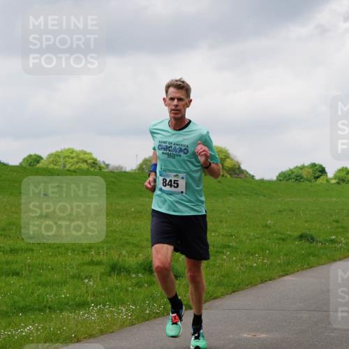 05.05.2024 - 7. Wedeler Halbmarathon Fuchs,  Jonas http://msf.ph/oto/6235616 05.05.2024 11:24:55 Laufen 845 meine-sportfotos.de
