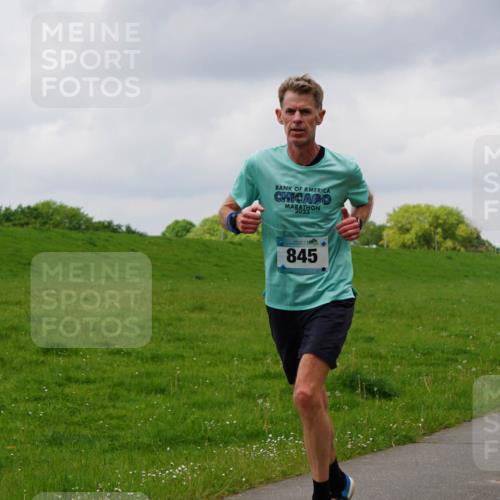 05.05.2024 - 7. Wedeler Halbmarathon Fuchs,  Jonas http://msf.ph/oto/6235619 05.05.2024 11:24:56 Laufen 845 meine-sportfotos.de