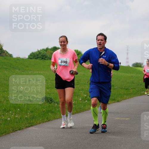 05.05.2024 - 7. Wedeler Halbmarathon Fuchs,  Jonas http://msf.ph/oto/6235635 05.05.2024 11:25:00 Laufen 890, 889 meine-sportfotos.de